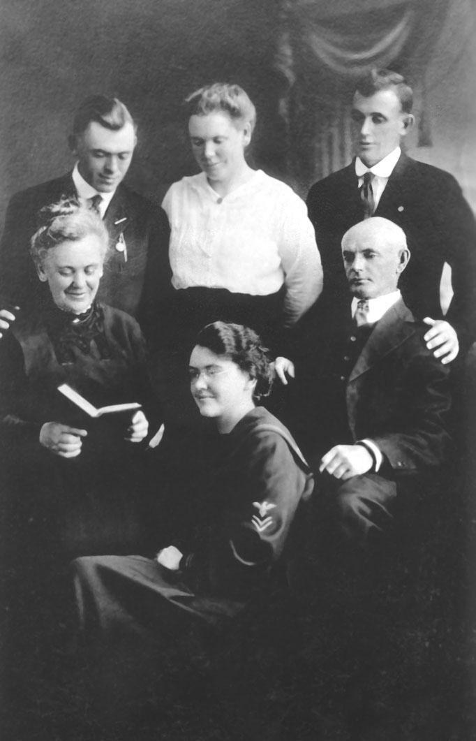 Photo of Herb Hughey family